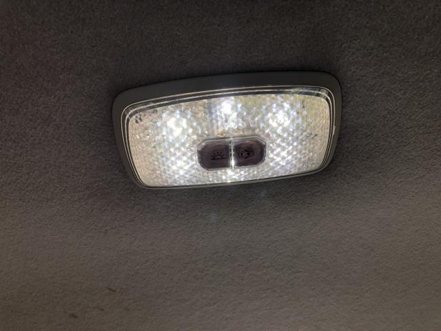 【中古】ミラココア DBA-L675S ルームランプ 81240-B2150 自社品番250605 R65