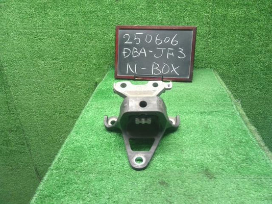 【中古】Ｎ－ＢＯＸ DBA-JF3 エンジンマウント 右側  自社品番250606 NH830M