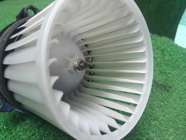 【中古】Ｎ－ＢＯＸ DBA-JF3 ヒーターブロアモーター  自社品番250606 NH830M