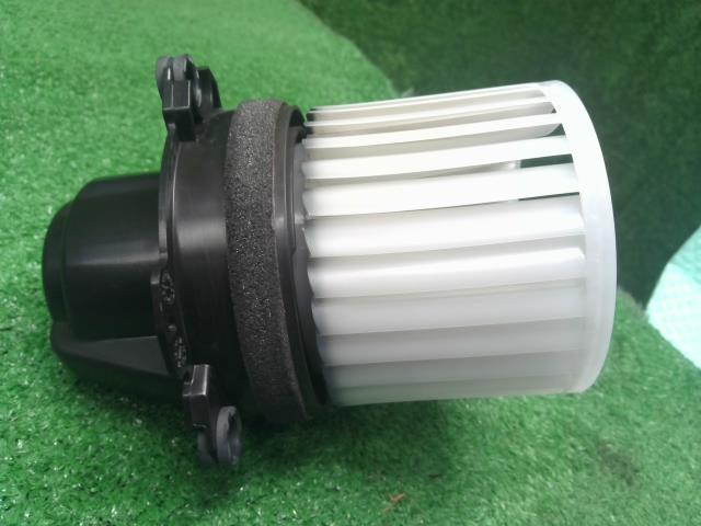 【中古】Ｎ－ＢＯＸ DBA-JF3 ヒーターブロアモーター  自社品番250606 NH830M