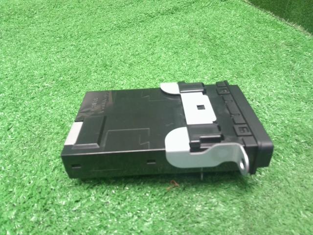 【中古】Ｎ－ＢＯＸ DBA-JF3 純正 ETC　ビルドインタイプ　本体のみ  自社品番250606 NH830M