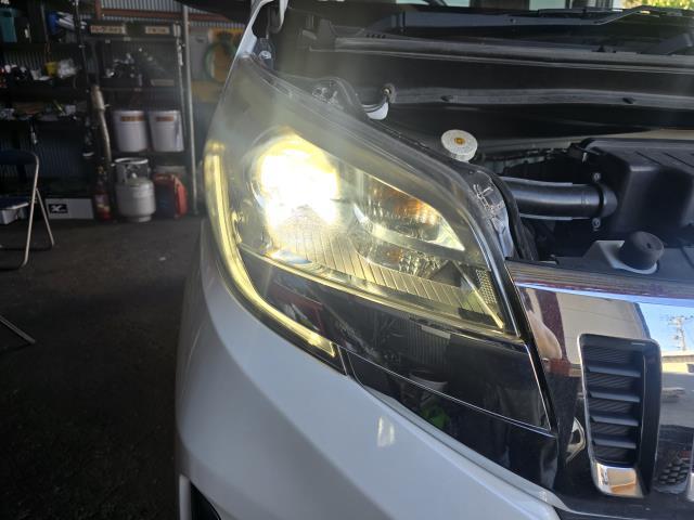 【中古】ｅＫスペース DBA-B11A 右ヘッドランプ　ヘッドランプ 8301C680 自社品番250607 W13