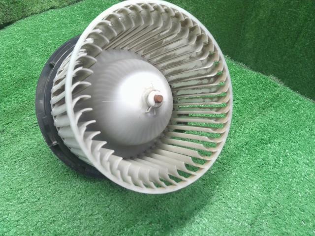 【中古】マーチ DBA-AK12 ヒーターブロアモーター 27226-AX000 自社品番250608 KY0