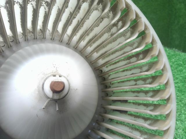 【中古】マーチ DBA-AK12 ヒーターブロアモーター 27226-AX000 自社品番250608 KY0