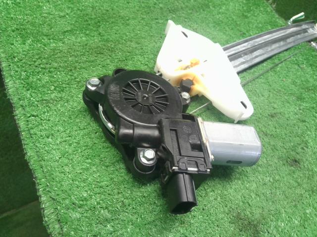【中古】オデッセイ DBA-RC1 右 リア ドアレギュレータ・モーター  自社品番250612 NH731P