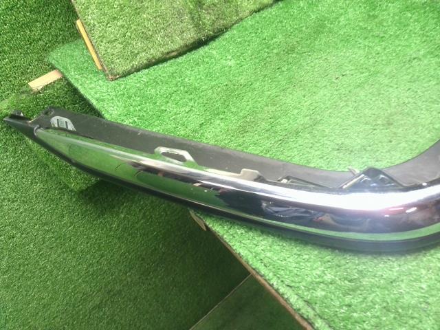 【中古】オデッセイ DBA-RC1 リアバンパー モール メッキ  自社品番250612 NH731P