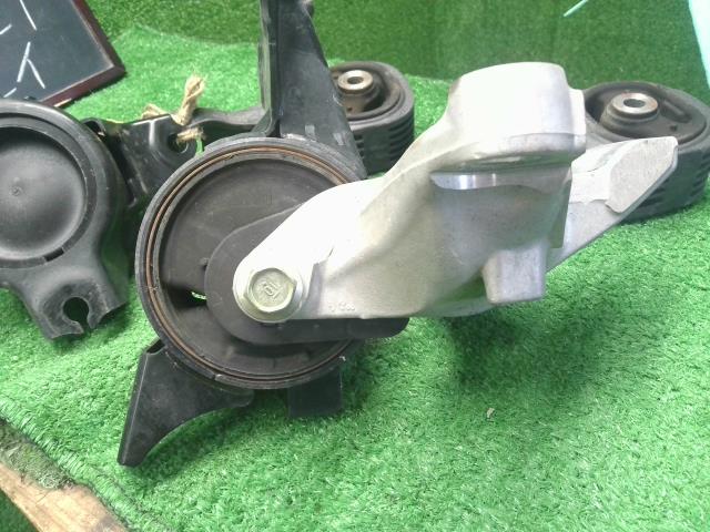 【中古】オデッセイ DBA-RC1 エンジンマウント 3個セット  自社品番250612 NH731P