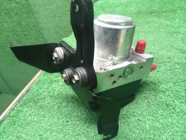 【中古】オデッセイ DBA-RC1 ＡＢＳアクチュエーター  自社品番250612 NH731P