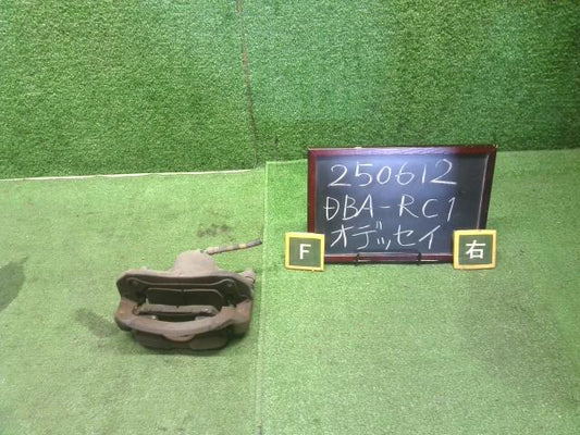 【中古】オデッセイ DBA-RC1 右フロント　ブレーキ　キャリパー  自社品番250612 NH731P