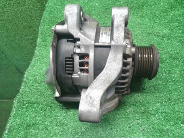 【中古】オデッセイ DBA-RC1 オルタネーター  自社品番250612 NH731P
