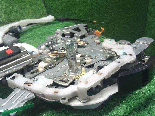 【中古】オデッセイ DBA-RC1 右 リア スライド ドアロックソレノイド  自社品番250612 NH731P