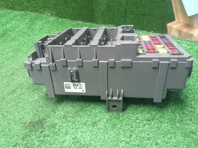 【中古】オデッセイ DBA-RC1 室内用 ヒューズボックス  自社品番250612 NH731P