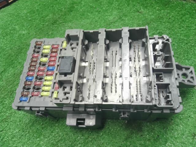 【中古】オデッセイ DBA-RC1 室内用 ヒューズボックス  自社品番250612 NH731P