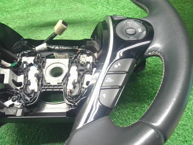 【中古】オデッセイ DBA-RC1 ステアリングホイール ハンドル 78501-T2A-U51ZB 自社品番250612 NH731P