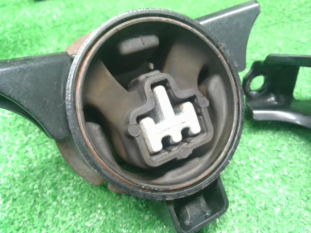 【中古】デイズルークス DBA-B21A エンジンマウント  E/G 部品  自社品番250613 SLN/W13