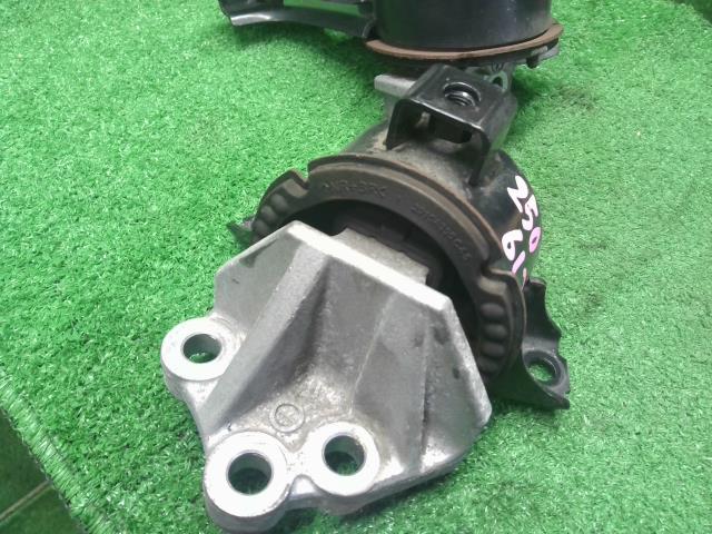 【中古】デイズルークス DBA-B21A エンジンマウント  E/G 部品  自社品番250613 SLN/W13