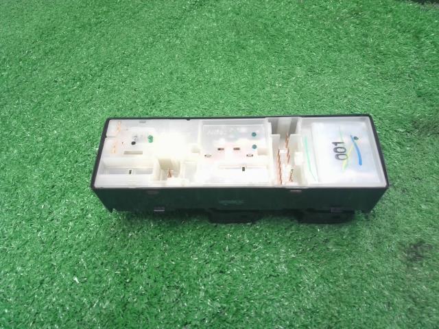 【中古】デイズルークス DBA-B21A パワーウインドウスイッチ  自社品番250613 SLN/W13