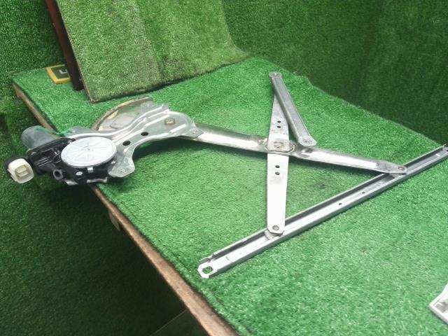 【中古】ハイゼットアトレ ABA-S331G 右 フロント ドア レギュレータ・モーター 69801-B5010 自社品番250614 W24