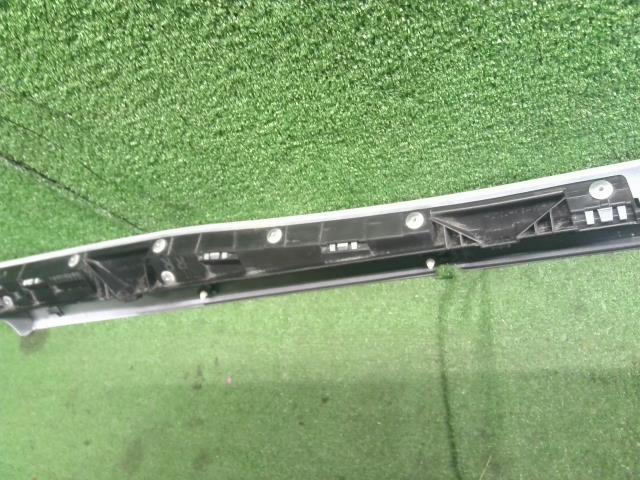 【中古】ハイゼットアトレ ABA-S331G 右サイドステップ サイドスポイラー 75850-B5020-A1 自社品番250614 W24