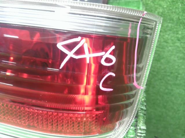 【中古】ハイゼットアトレ ABA-S331G 右テールランプ 81550-B5070 自社品番250614 W24