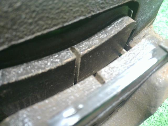 【中古】ハイゼットアトレ ABA-S331G 右 フロント ブレーキ キャリパー 47730-B5040 自社品番250614 W24