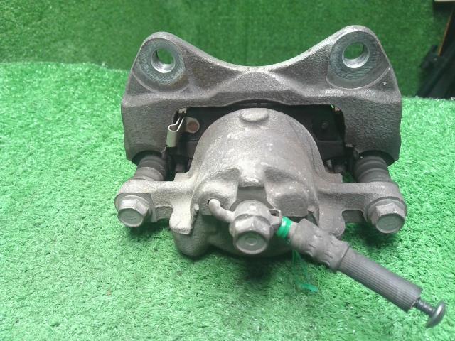 【中古】ハイゼットアトレ ABA-S331G 右 フロント ブレーキ キャリパー 47730-B5040 自社品番250614 W24