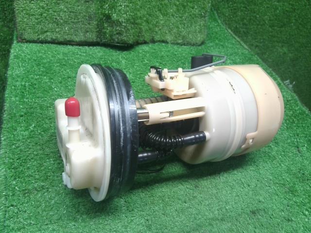 【中古】ノート DBA-E11 フューエルポンプ 17040-1FA1B 自社品番250615 K21