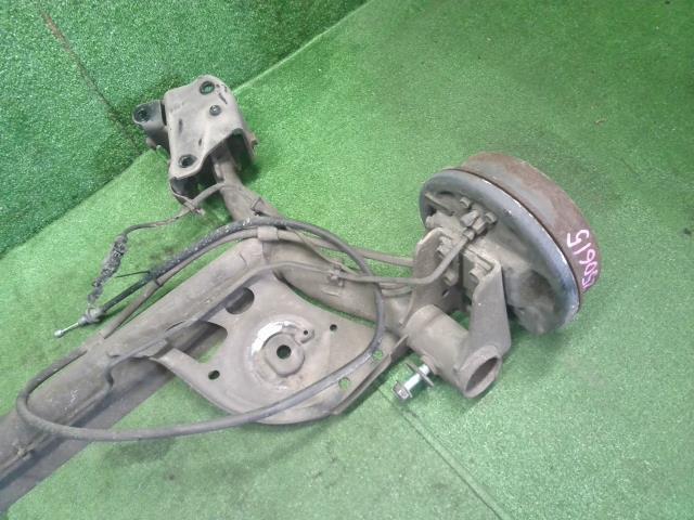 【中古】ノート DBA-E11 Ｒ リア アクスルホーシングＡＳＳＹ 55501-4V00B 自社品番250615 K21