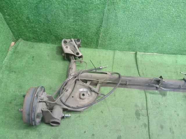 【中古】ノート DBA-E11 Ｒ リア アクスルホーシングＡＳＳＹ 55501-4V00B 自社品番250615 K21