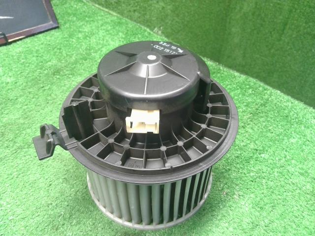 【中古】ノート DBA-E11 ヒーターブロアモーター 27226-EE91C 自社品番250615 K21