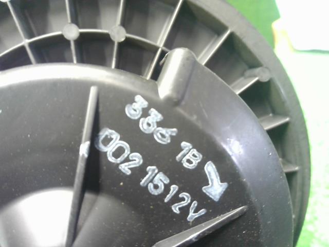 【中古】ノート DBA-E11 ヒーターブロアモーター 27226-EE91C 自社品番250615 K21