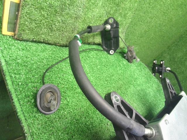 【中古】モビリオ DBA-GB2 右パワースライドドアモーター 72061-SCC-912 自社品番250616 NH701M