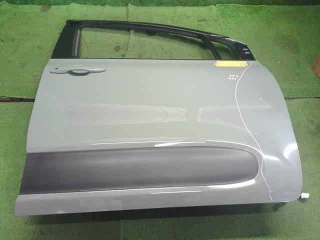 【中古】シエンタ 6AA-MXPL10G 右 フロント ドア  自社品番250617 6X3