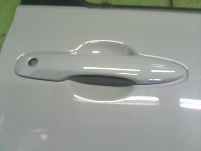 【中古】シエンタ 6AA-MXPL10G 右 フロント ドア  自社品番250617 6X3