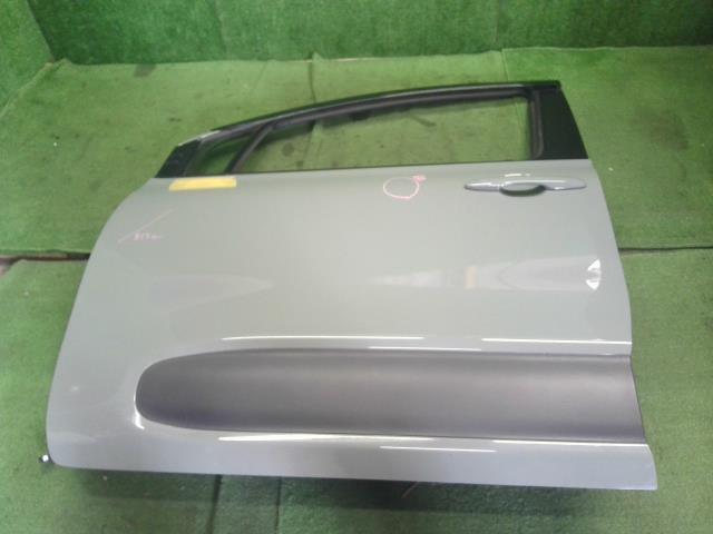 【中古】シエンタ 6AA-MXPL10G 左Fフロント　ドア  自社品番250617 6X3