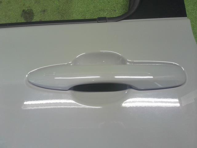 【中古】シエンタ 6AA-MXPL10G 左Fフロント　ドア  自社品番250617 6X3