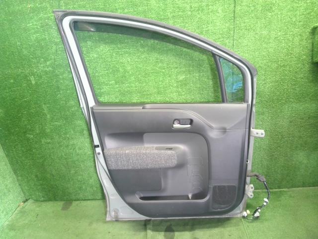 【中古】シエンタ 6AA-MXPL10G 左Fフロント　ドア  自社品番250617 6X3