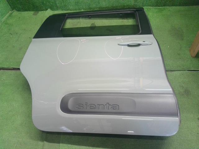 【中古】シエンタ 6AA-MXPL10G 右 リア スライド　ドア  自社品番250617 6X3