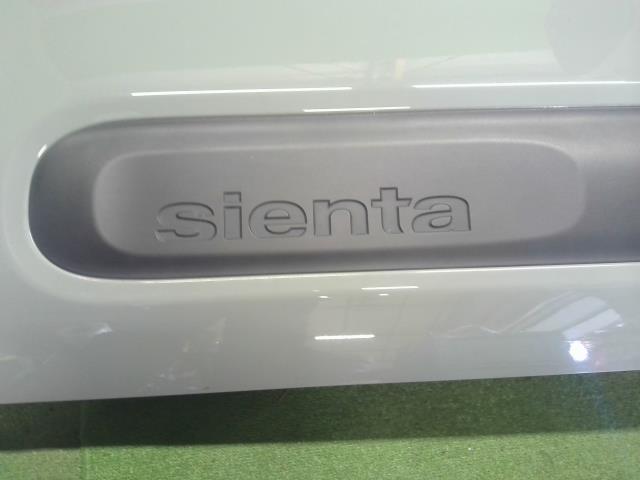 【中古】シエンタ 6AA-MXPL10G 右 リア スライド　ドア  自社品番250617 6X3