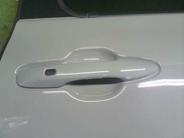 【中古】シエンタ 6AA-MXPL10G 左　リア　スライド　ドア  自社品番250617 6X3