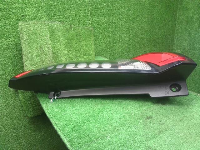 【中古】シエンタ 6AA-MXPL10G 右テールランプ  自社品番250617 6X3