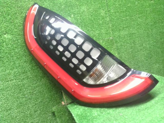 【中古】シエンタ 6AA-MXPL10G 左テールランプ  自社品番250617 6X3