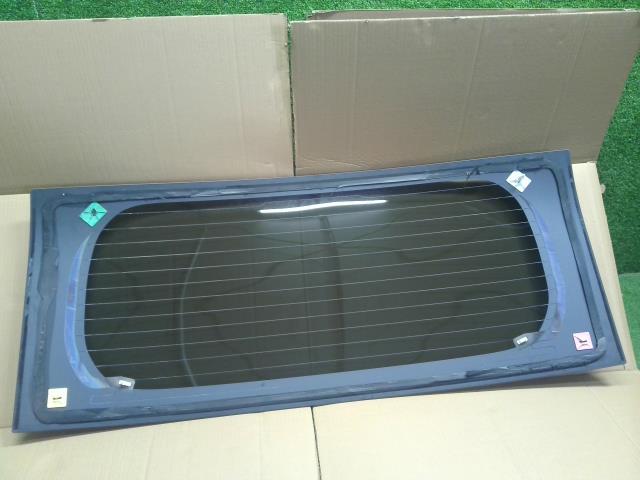 【中古】シエンタ 6AA-MXPL10G リア ウインド ガラス バックドア ガラス  自社品番250617 6X3
