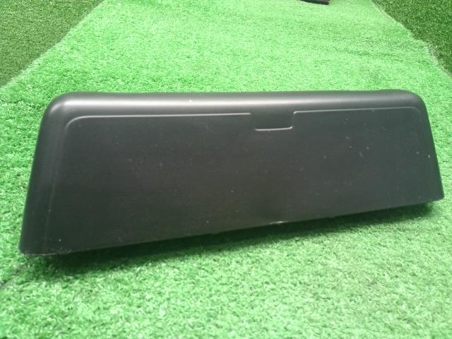 【中古】シエンタ 6AA-MXPL10G ハイマウントストップランプ  自社品番250617 6X3