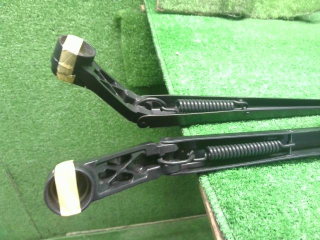 【中古】シエンタ 6AA-MXPL10G フロント ワイパー アーム  自社品番250617 6X3