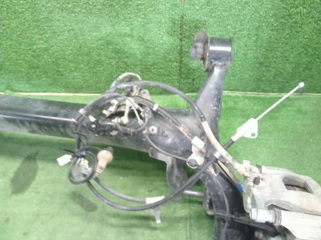 【中古】シエンタ 6AA-MXPL10G リア アクスル ホーシング アクスル ビーム  自社品番250617 6X3