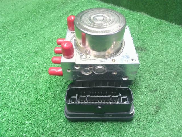 【中古】シエンタ 6AA-MXPL10G ＡＢＳアクチュエーター  自社品番250617 6X3