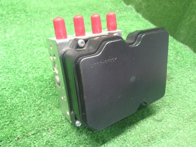 【中古】シエンタ 6AA-MXPL10G ＡＢＳアクチュエーター  自社品番250617 6X3