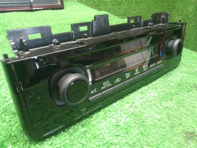 【中古】シエンタ 6AA-MXPL10G エアコンスイッチ Ａ／Ｃスイッチパネル  自社品番250617 6X3