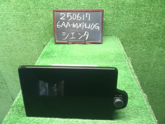 【中古】シエンタ 6AA-MXPL10G カーナビゲーション 86100-52261 自社品番250617 6X3